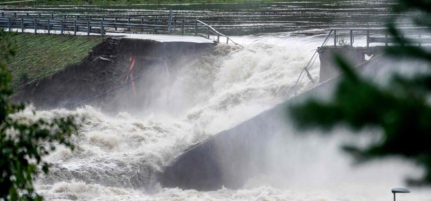 Norwegischer Damm bricht nach extremen Regenfaellen durch Lage unter Kontrolle
