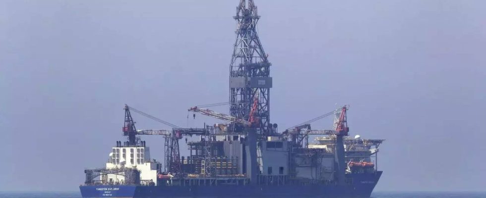 Offshore Bohrinsel trifft vor Beginn der Arbeiten nahe der israelischen Grenze