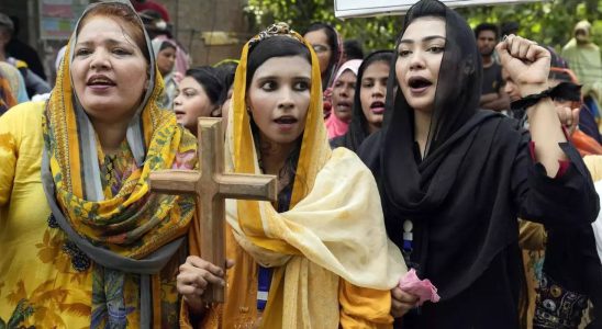 Pakistan Pakistan verteilt Bargeld an Christen die bei Unruhen wegen