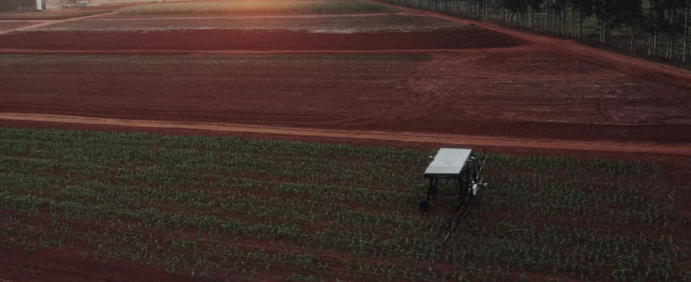 Praezisionslandwirtschaft Brasilien Roboter hilft Landwirten beim Erkunden Bespruehen und Schuetzen von
