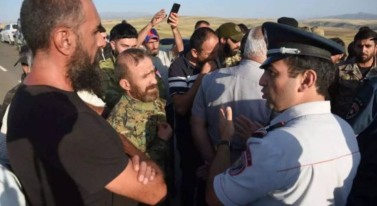 Russland fordert Aserbaidschan nachdruecklich auf die Schluesselstrasse nach Armenien freizugeben