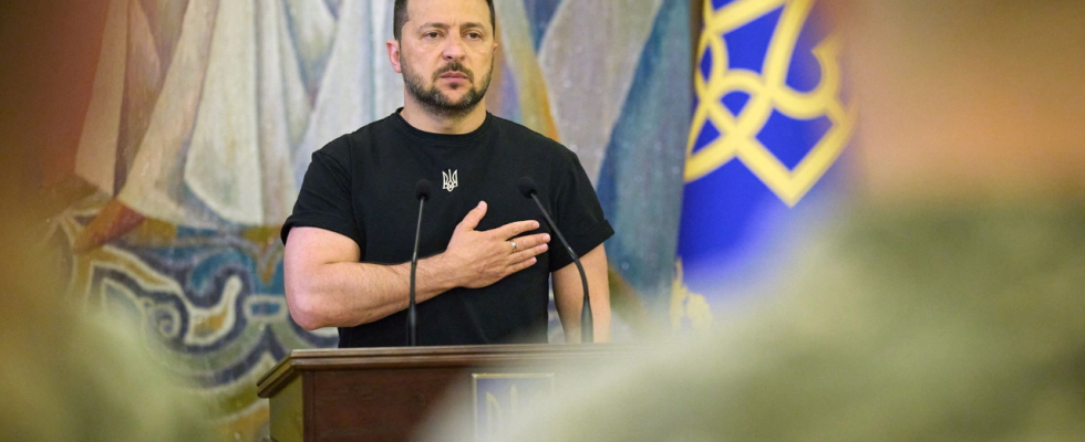 Selenskyj Selenskyj entlaesst Militaerangehoerige in allen ukrainischen Regionen