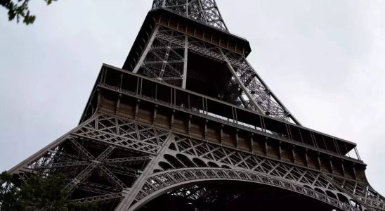 Sicherheitswarnung veranlasst Evakuierung des Eiffelturms
