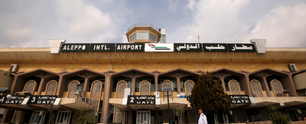 Streik am Flughafen Aleppo Berichten zufolge beschaedigt ein israelischer Angriff