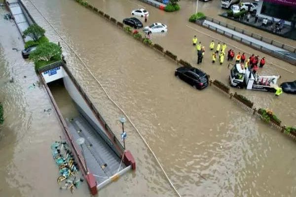Sturm Doksuri Mindestens 11 Tote 27 Vermisste bei Regenstuermen in