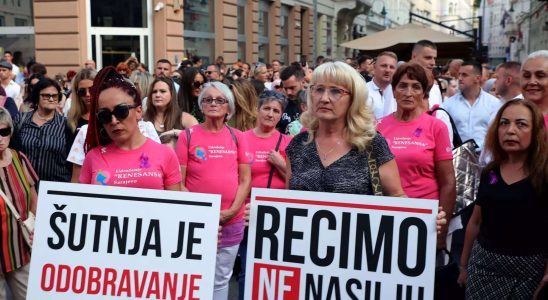 Tausende in Bosnien protestieren gegen Gewalt nachdem ein Mann die