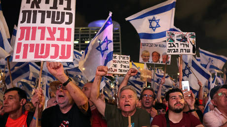 Tausende protestieren vor Netanyahus Haus in Israel VIDEOS – World