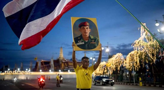 Thailand Der zweite Sohn des thailaendischen Koenigs kehrt nach 27