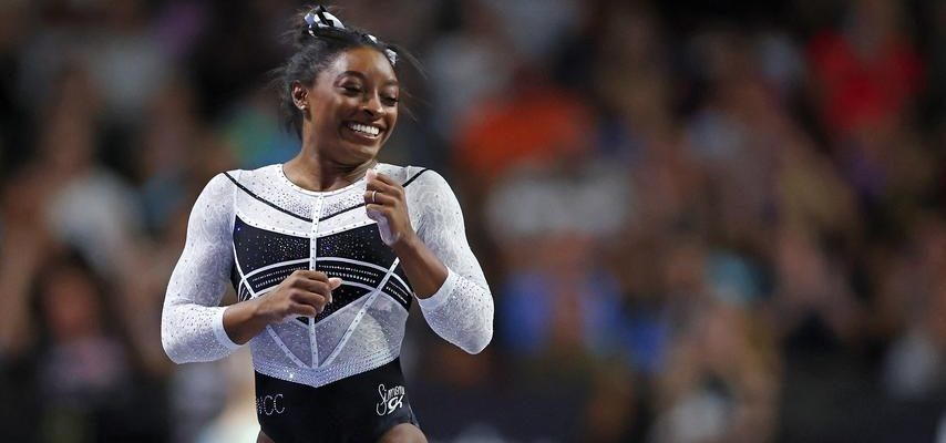 Turn Ikone Biles feiert glorreiches Comeback nach zweijaehriger Abwesenheit Sport