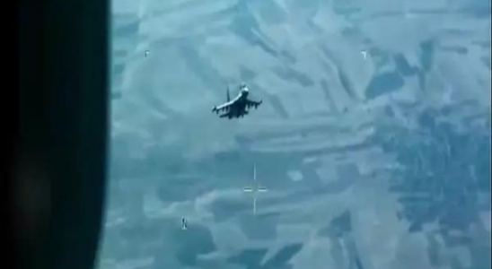 US Drohne Russland setzt Su 30 Jet ein um US Aufklaerungsdrohne abzufangen
