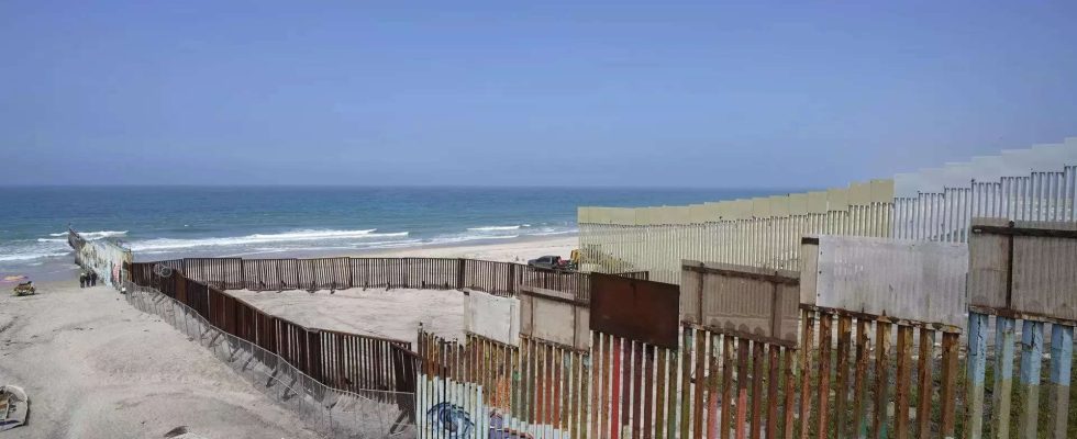 11 mexikanische Polizisten wegen Mordes an 17 Migranten nahe der