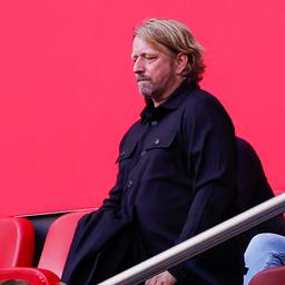 Ajax entlaesst vieldiskutierten Regisseur Mislintat wegen mangelnder Unterstuetzung Fussball