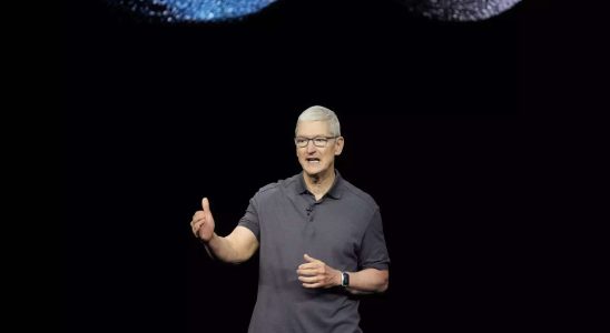 Apple Tim Cook CEO von Apple erklaert warum Vision Pro