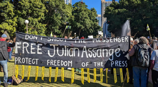 Australische Gesetzgeber draengen waehrend US Besuch auf Freilassung von Julian Assange