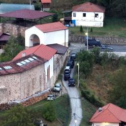 Bewaffnete Maenner und Behoerden nach Kampf im Kosovo Kloster getoetet