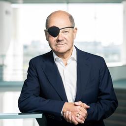 Bundeskanzler Scholz laeuft mit Augenklappe herum „Achten Sie auf die