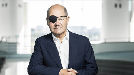 Bundeskanzler postet Foto von sich mit Augenklappe – World
