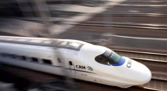 China Bullet Train China startet die erste Hochgeschwindigkeitszuglinie ueber das
