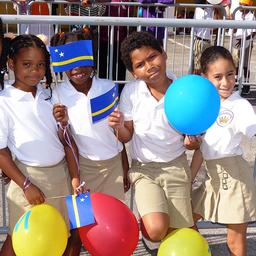 Curacao Studenten gehen wegen der Hitze fuer den Rest des Monats