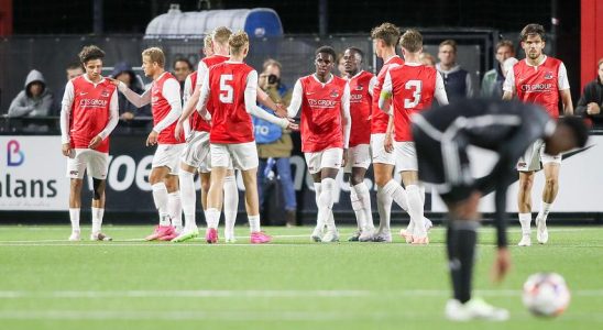 Der FC Groningen spielt auswaerts mit einem grossen Sieg Jong