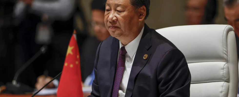 Der chinesische Praesident Xi Jinping trifft den nepalesischen Premierminister Pushpa