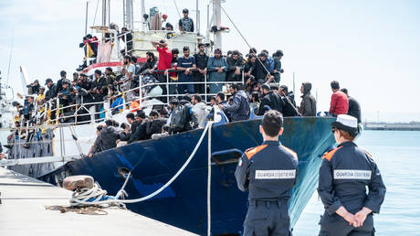 Deutschland stoppt die Aufnahme von Migranten aus Italien – Die