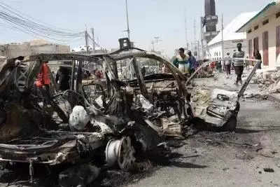 Einwohner und Behoerden in Somalia sagen der Luftangriff habe mehrere