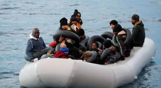 Griechische Insel Auf einer winzigen griechischen Insel wurden 14 Migranten
