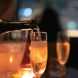 Groesster Champagnerverkaeufer Umsatz sinkt nach einem Anstieg in Corona Zeiten leicht