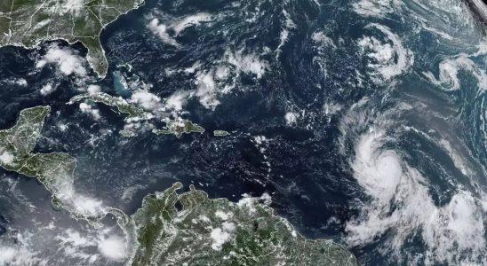 Hurrikan Lee stuermt als Sturm der Kategorie 5 ueber die
