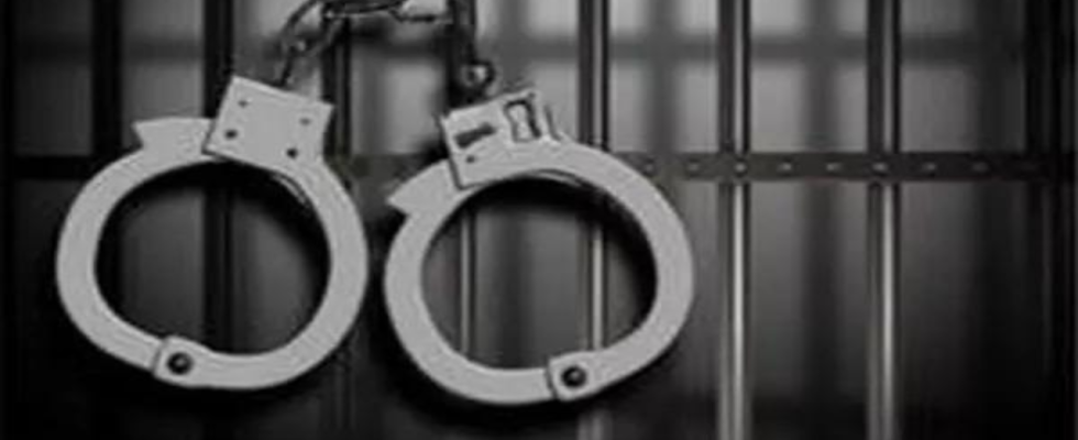 Karatschi Pakistan Drei Polizeibeamte aus Karatschi wegen „unrechtmaessiger Inhaftierung eines