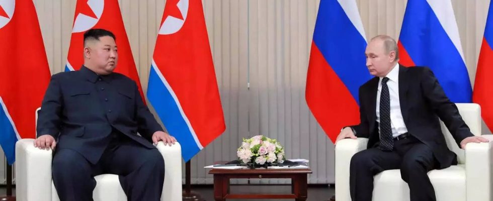 Kim Jong Un laedt Putin nach Nordkorea ein waehrend er