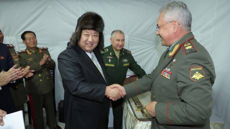 Kim Jong un praesentierte am letzten Tag seines Russlandbesuchs Kamikaze Drohnen –