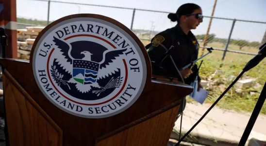 Kriminelle fangen Das US Heimatschutzministerium enthuellt neue KI Leitplanken beim behoerdenweiten Einsatz