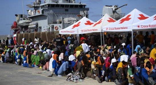 Lage in Lampedusa „ruhiger nachdem Rekordzahl an Migranten angekommen ist