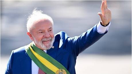 Lula verspricht den Haftbefehl des IStGH gegen Putin zu ignorieren