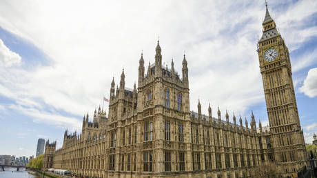 Mitarbeiter des britischen Parlaments der Spionage fuer China verdaechtigt –