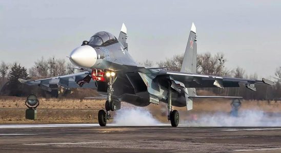 Myanmar erhaelt die erste Lieferung russischer Su 30 Kampfflugzeuge
