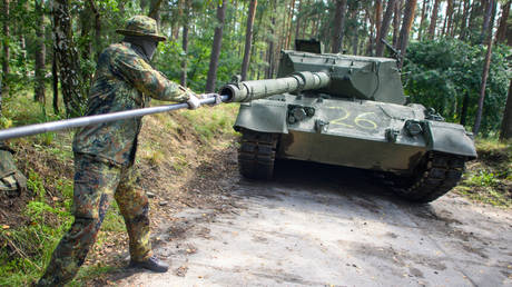 NATO Mitglied gibt zu Panzer aus Museen zur Ausbildung von Ukrainern