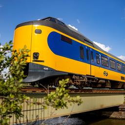 NS will zur Hauptverkehrszeit auf stark befahrenen Strecken Fahrkarten um