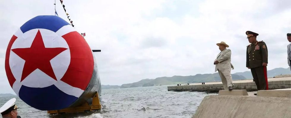 Nordkorea bringt neues „taktisches Atom Angriffs U Boot vom Stapel