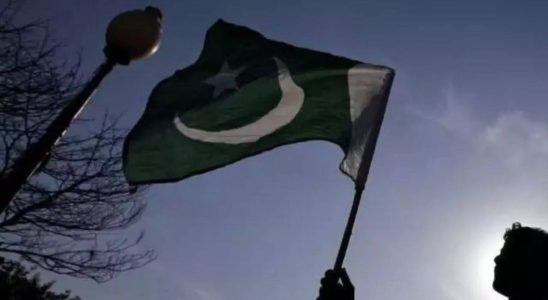 Pakistan Menschenrechtsanwalt Imaan Mazari wird im Fall der Terrorismusfinanzierung auf