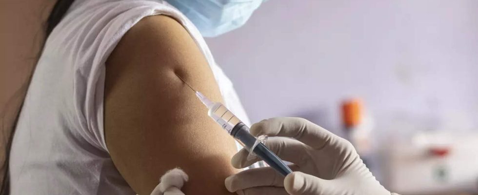 Pfizer Die US amerikanische FDA genehmigt die aktualisierten Covid Impfungen von Pfizer BioNTech