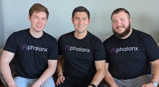 Phalanx schuetzt Unternehmensdaten durch automatische Sicherung und Nachverfolgung sensibler Dokumente