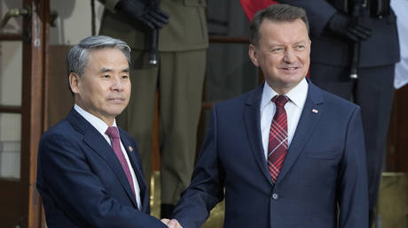 Polen lobt suedkoreanische Waffen vor Uebungen in der Naehe von