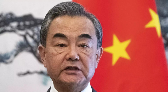 Putin Chinas Wang Yi besucht Russland vor einem moeglichen Treffen