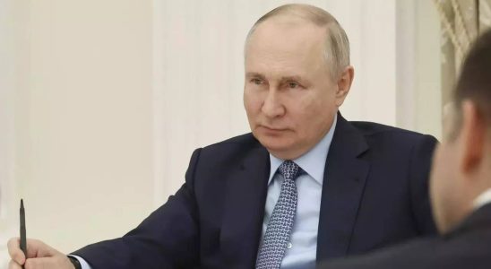 Putin sagt Schuelern Russland sei „unbesiegbar
