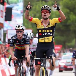 Schoener Tag Jumbo Visma in der Vuelta Roglic gewinnt Etappe Kuss