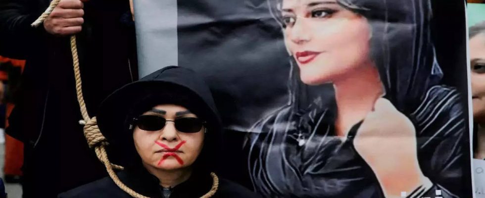 Schwere Sicherheitsvorkehrungen im Iran zum Todestag von Mahsa Amini –
