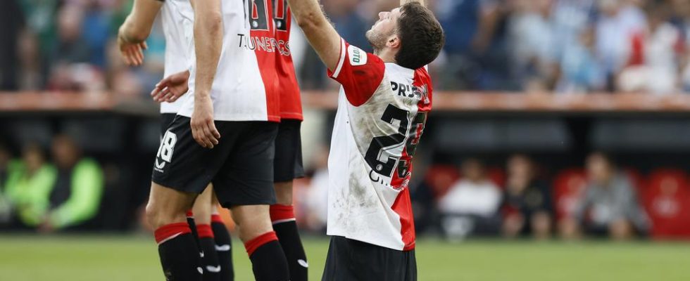 Slot sieht „voellige Kontrolle bei Feyenoord „Nicht oft so leise